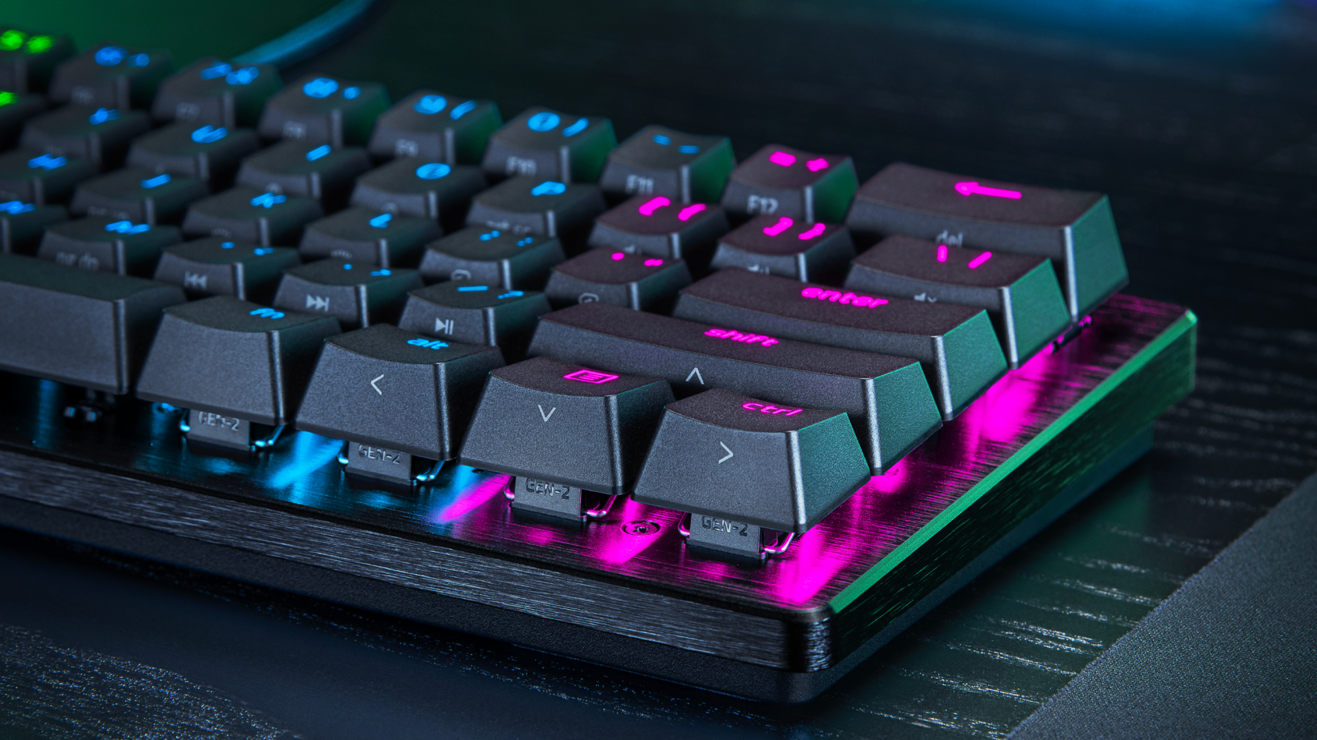Razer Huntsman V3 Pro Mini 8KHz のキーとアルミ製トップケース